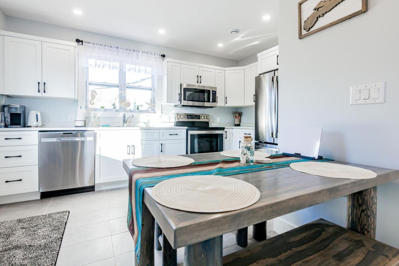 Апартаменти New English Point Oceanfront Living With Hot Tub Head of Jeddore Екстер'єр фото