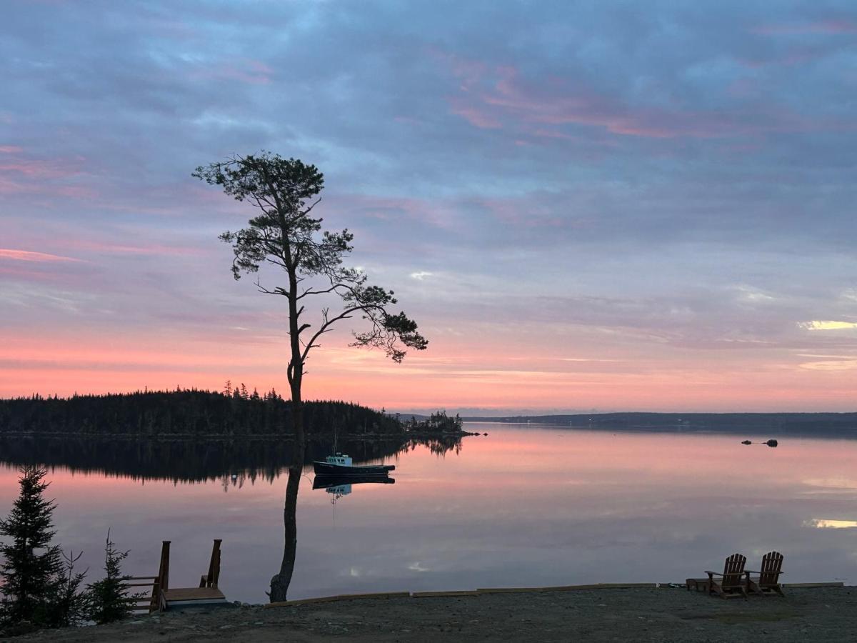 Апартаменти New English Point Oceanfront Living With Hot Tub Head of Jeddore Екстер'єр фото