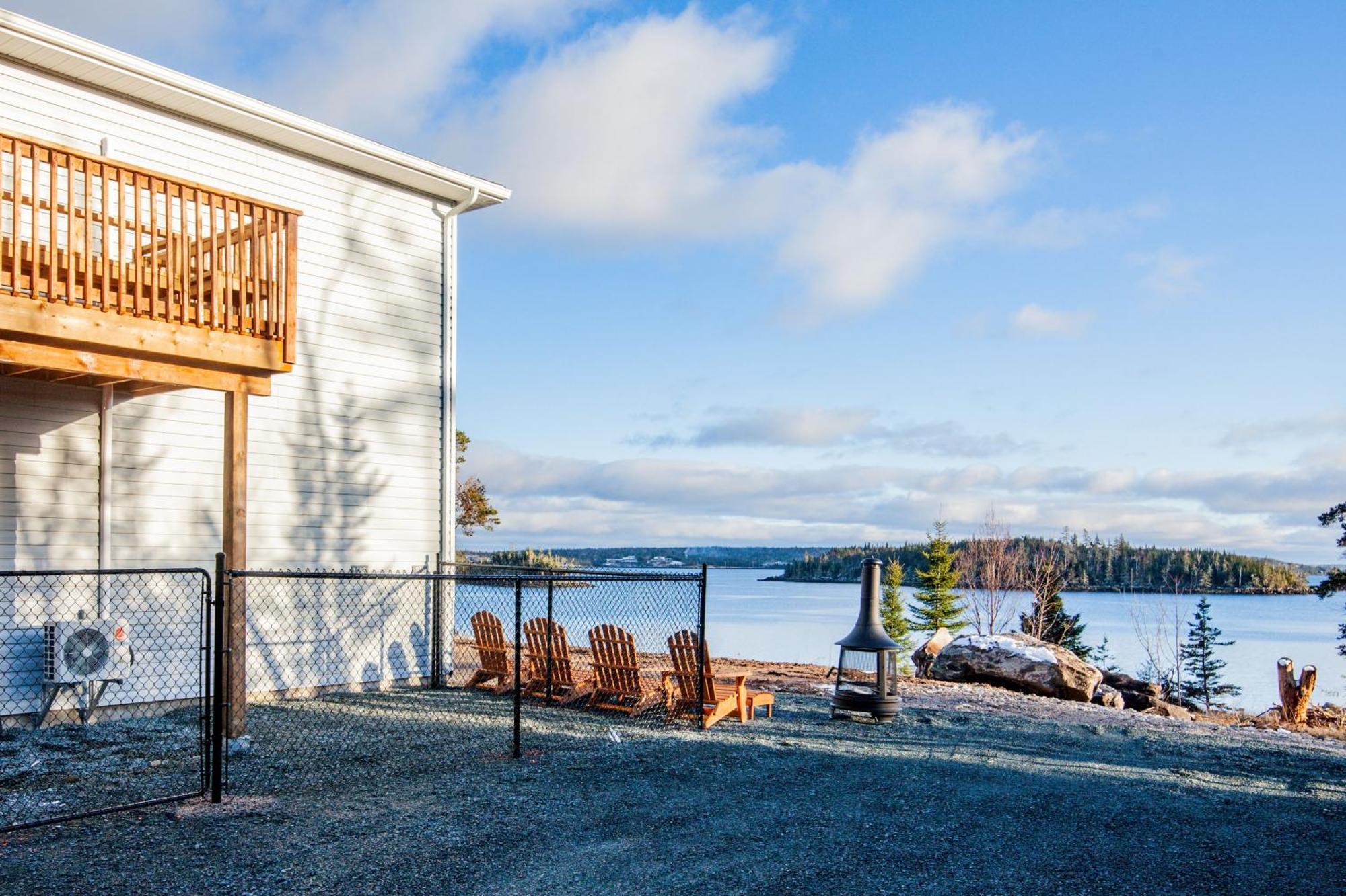 Апартаменти New English Point Oceanfront Living With Hot Tub Head of Jeddore Екстер'єр фото